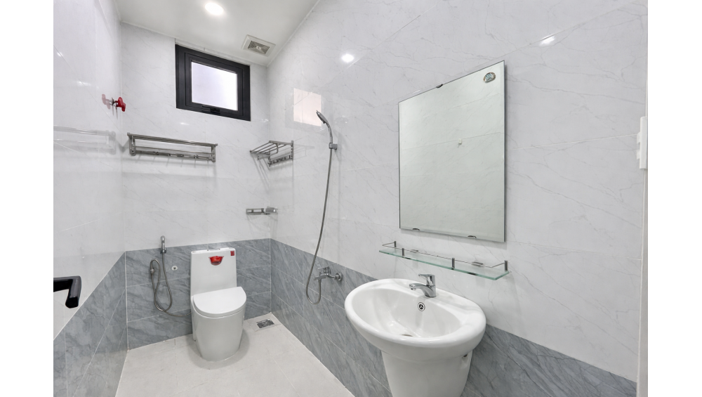 BÁN TÒA NHÀ CHDV 6 TẦNG – THANG MÁY – 35 PHÒNG – THU NHẬP 250 TRIỆU/THÁNG – GIÁ 65 TỶ